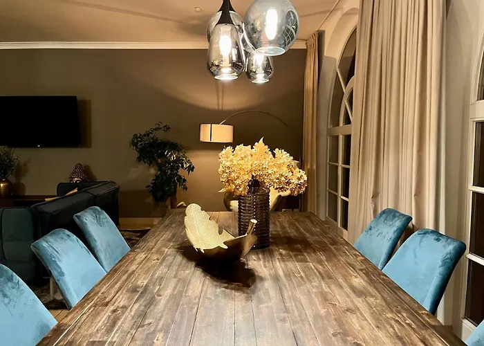 Villa Am Park Apartment
